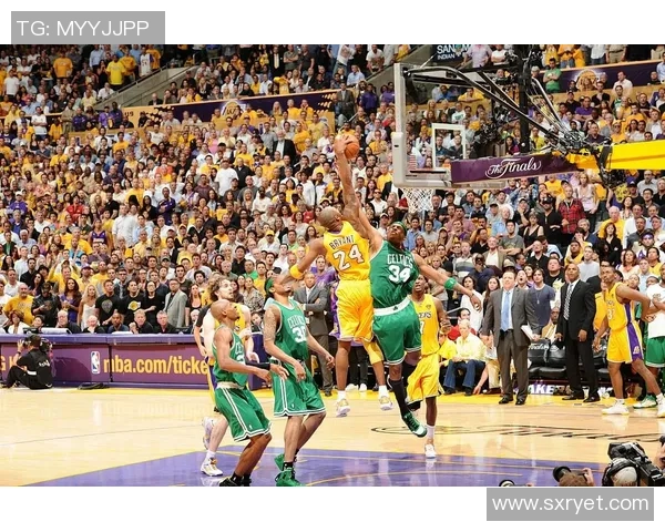 凯尔特人对决湖人第二场激战回顾与精彩瞬间分析